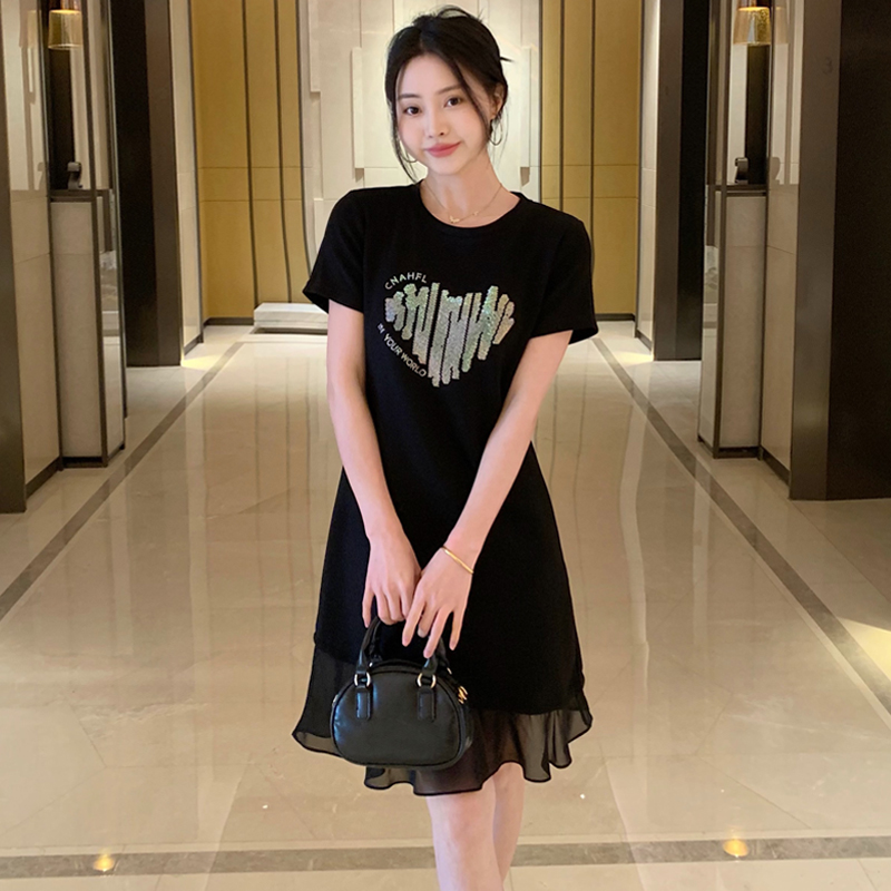 2025夏季时尚荷叶边拼接连衣裙短袖爱心烫钻小黑裙女862