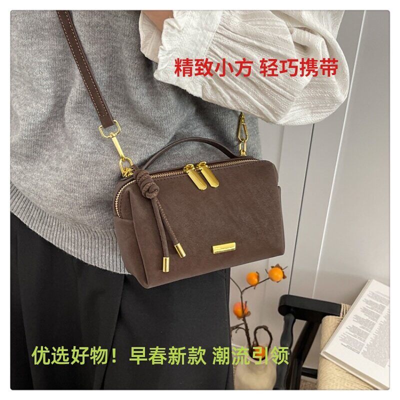 复古手提包女士枕头小方包2026女早春新款通勤高级质感单肩斜挎包