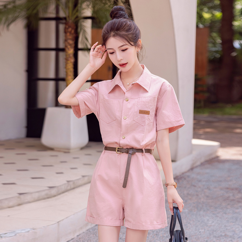 工装粉色连体裤女夏季新款收腰显瘦韩系小个子休闲减龄连衣短裤，女装连体裤，新风尚