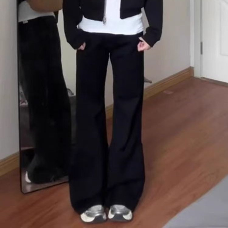 黑色美式不贴腿喇叭牛仔裤女2026春季新款辣妹直筒宽松显瘦微喇裤