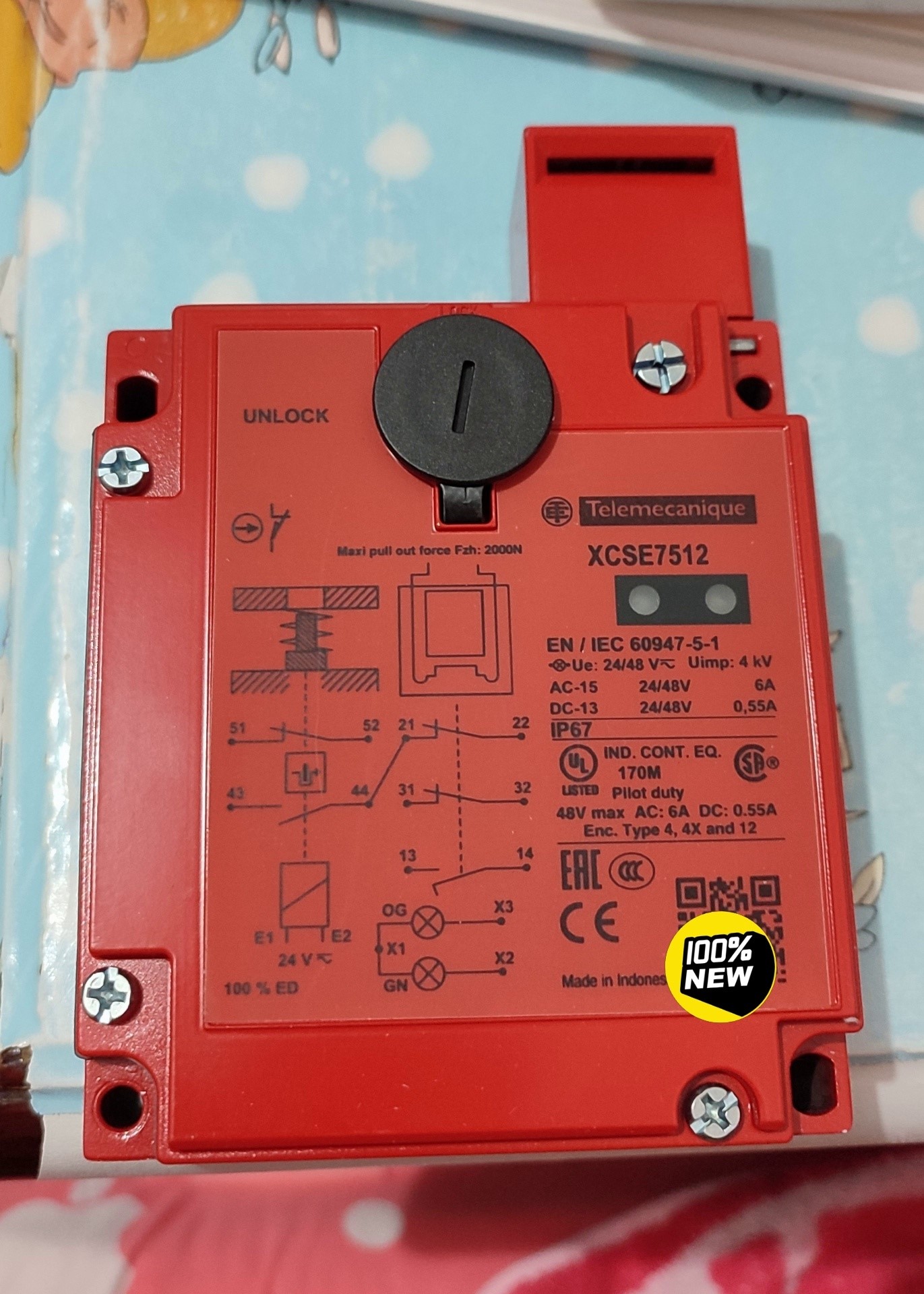 施耐德安全限位开关xcse7512安全门锁xcse系列全新原装拍前请询价
