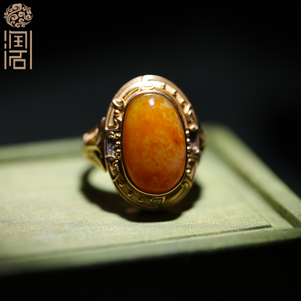 新疆和田玉籽料红洒金独籽戒指