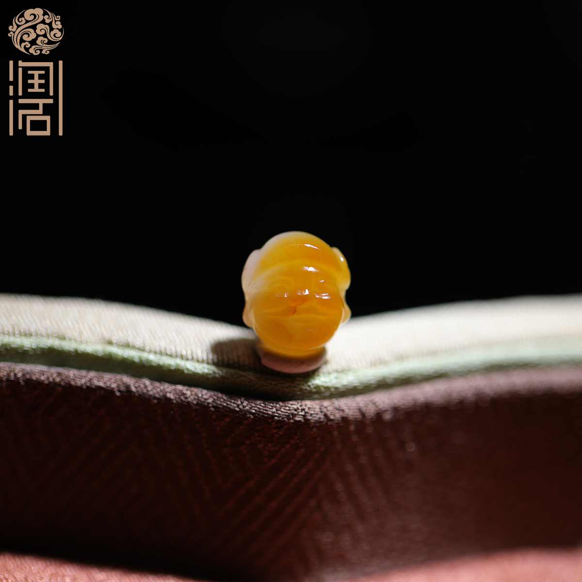 【姑苏润石堂】在售1克新疆和田玉籽料黄皮白玉财神爷顶珠挂件