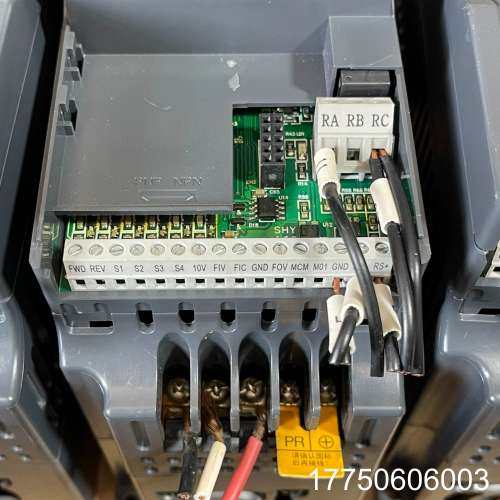 上海LC澜宸1.5KW变频器HLC1D5M 输入输380V