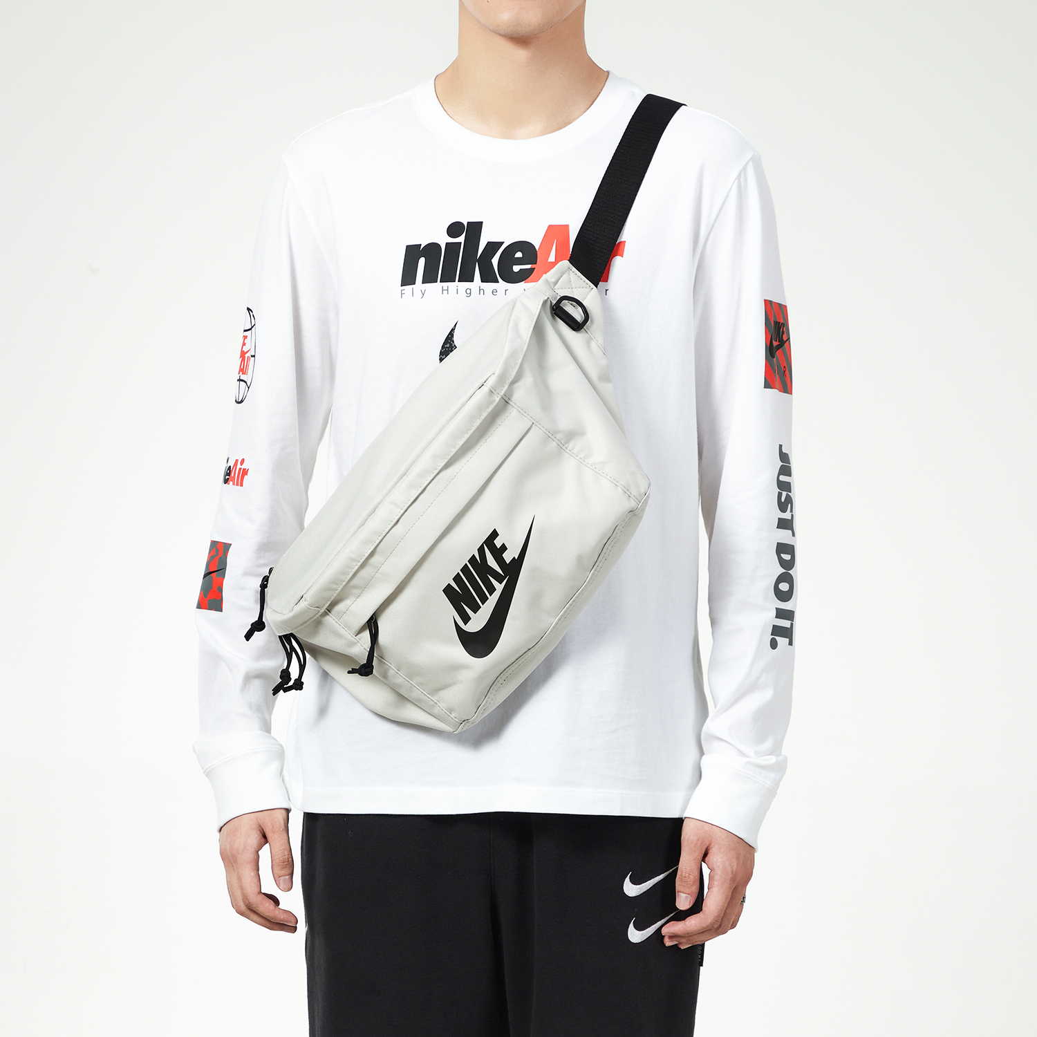 Nike/耐克斜跨包男包女包大容量运动休闲日常通勤包BA5751
