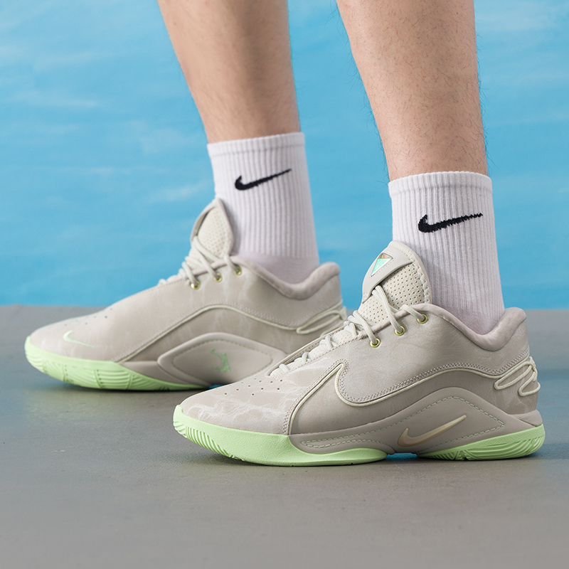 Nike/耐克篮球鞋男鞋LEBRON XXII EP缓震抓地运动鞋FZ1095-002