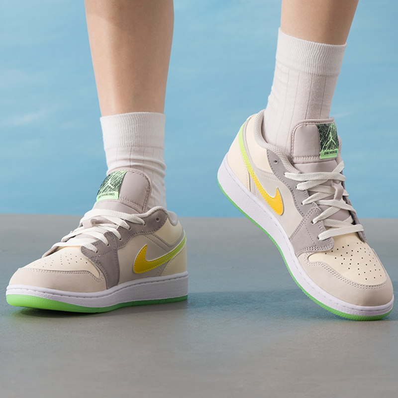 Nike耐克篮球鞋大童鞋女鞋AIR JORDAN 1 LOW SS运动鞋HQ2030-001