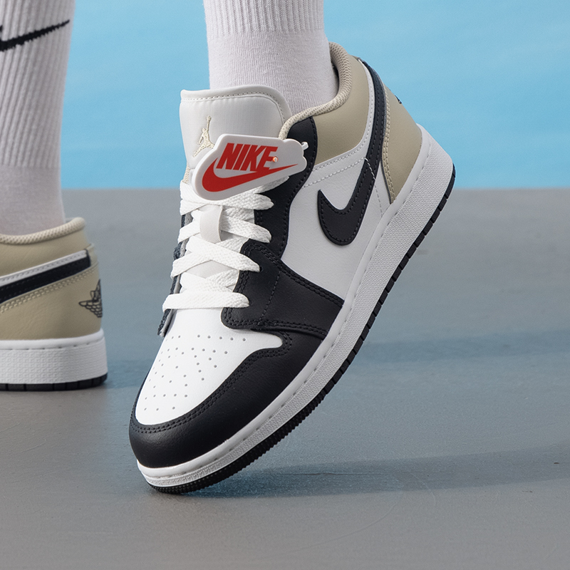 Nike/耐克篮球鞋大童鞋女鞋AIR JORDAN 1 LOW运动鞋553560-153