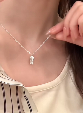 小众设计感可爱小鱼吊坠项链女韩系ins百搭不挑人高级百搭锁骨链