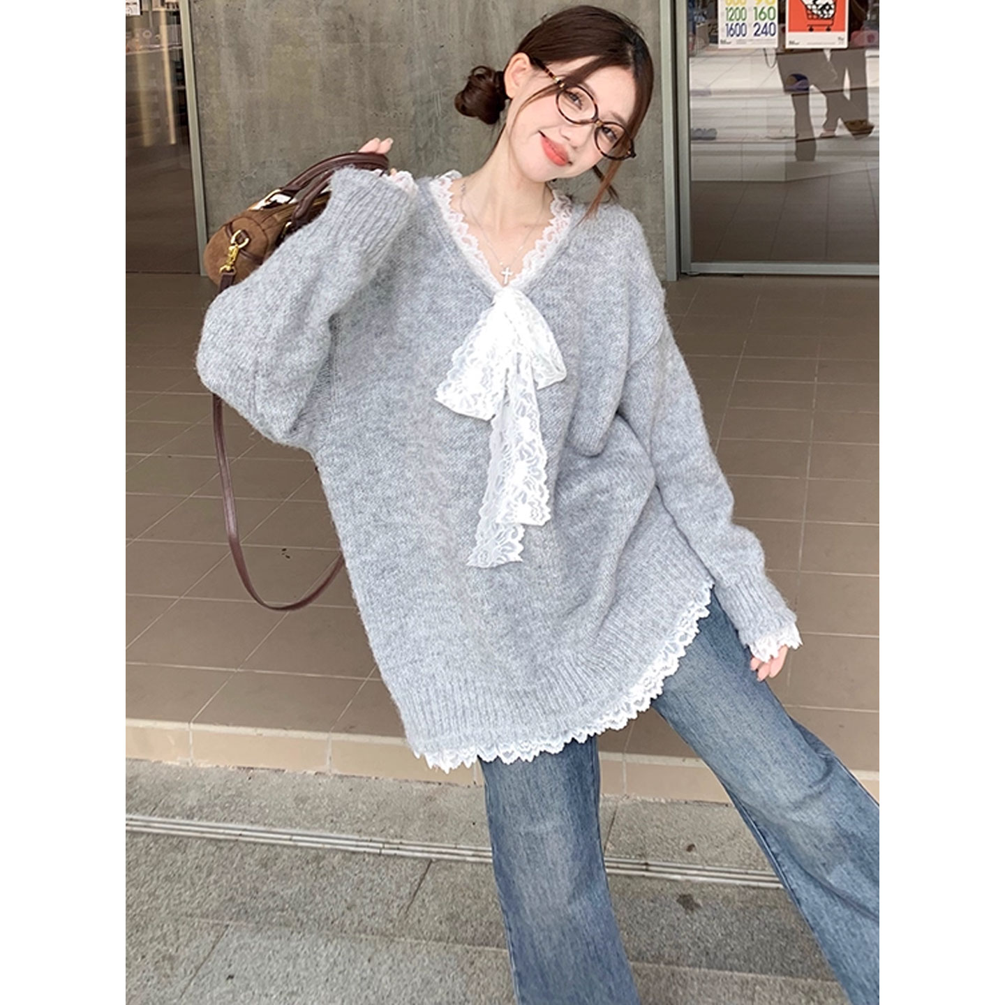 蕾丝蝴蝶结拼接宽松长袖毛衣女秋冬大码胖MM慵懒针织衫中长款上衣