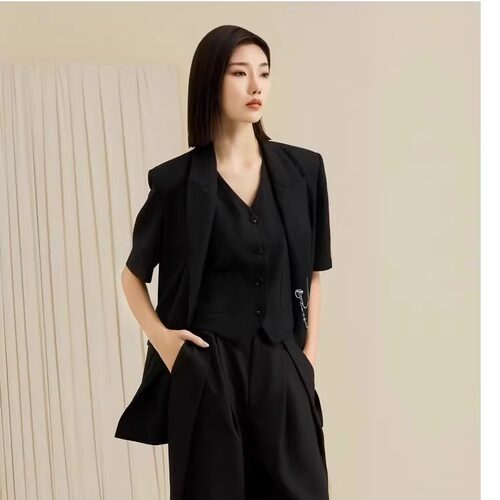 YAOLY姚领薄款短袖休闲女装新款气质商务西装外套840K20362