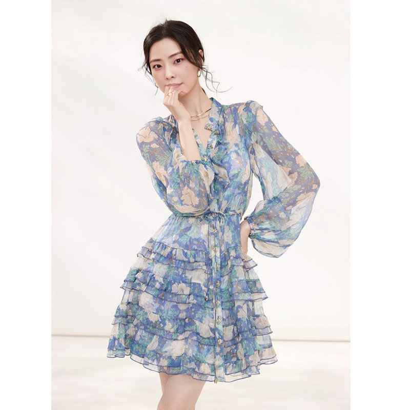 真丝碎花连衣裙女2026新款法式优雅洋气显瘦蛋糕裙桑蚕丝仙女短裙