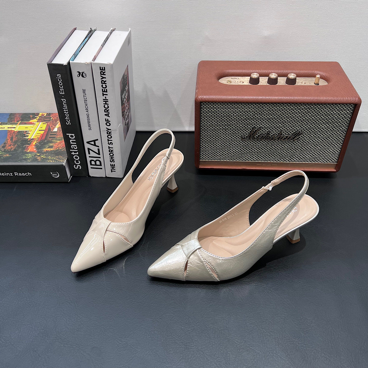 法式复古镂空尖头高跟包头凉鞋女鞋2026夏新款后空细跟百搭单鞋潮