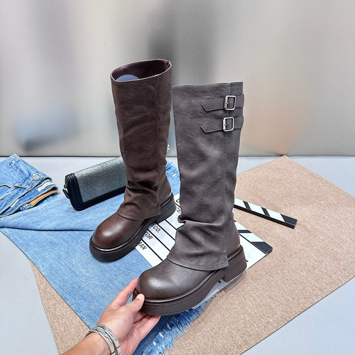 2025秋冬季新款厚底粗跟长筒靴女复古街头皱皱裤管靴皮带扣骑士靴