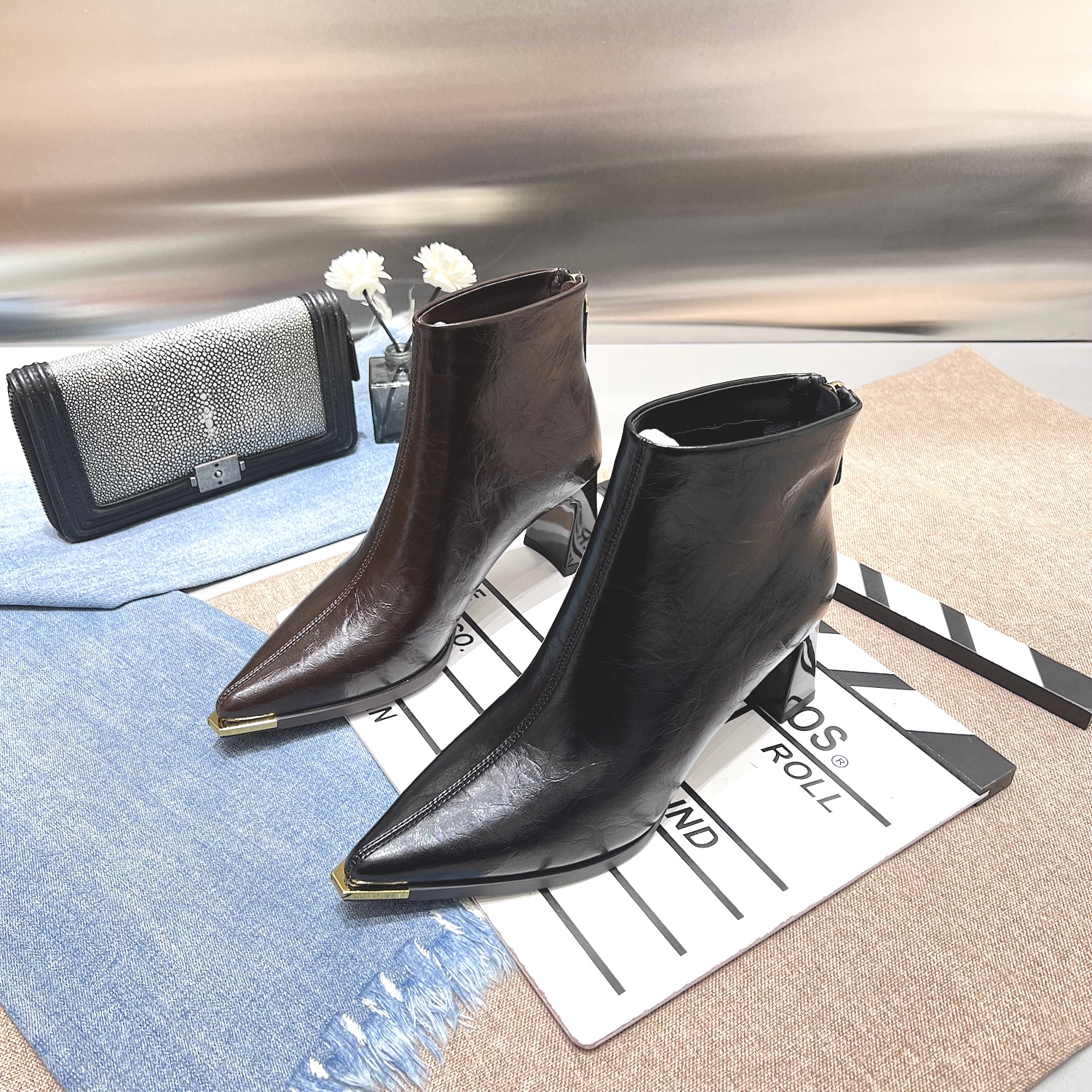 欧货2025秋冬季新款皮面马丁靴女短筒靴小低跟方头高跟靴加绒短靴