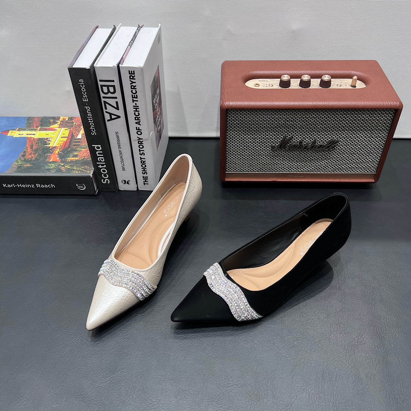 法式高跟鞋女细跟2026年春夏新款水钻尖头浅口单鞋时尚气质女鞋潮