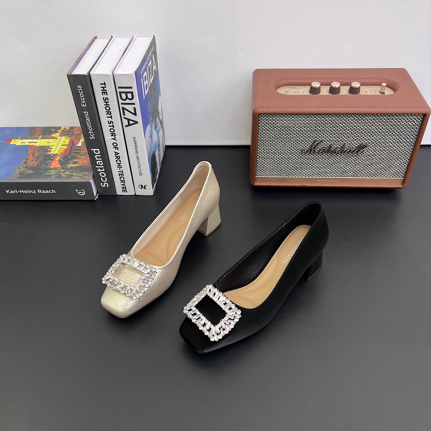 欧货2026春款流行新款法式高级感浅口方头水钻粗跟单鞋女高跟鞋潮