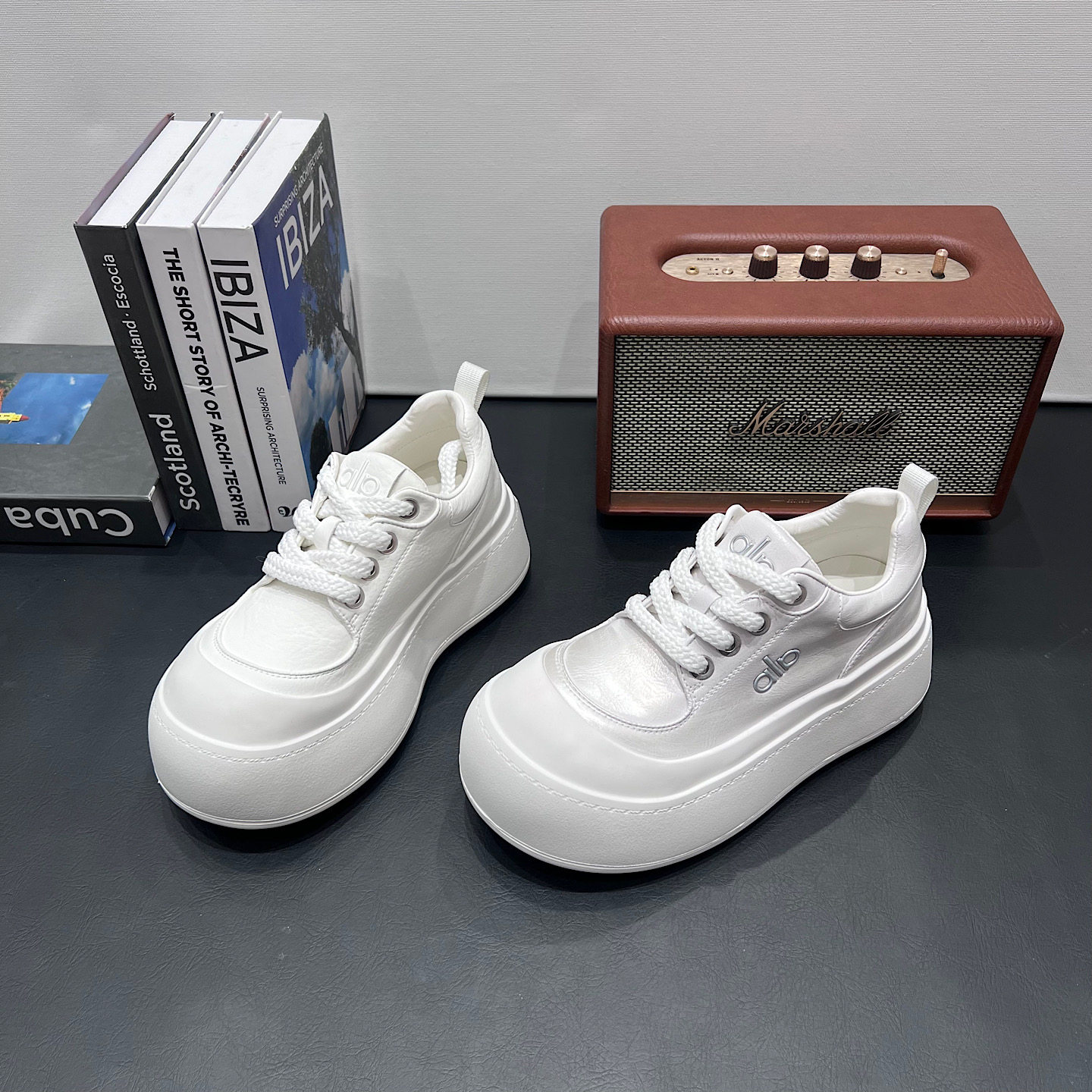 欧洲站厚底增高小白鞋女2026春款爆款配阔腿裤鞋子百搭大头面包鞋,女鞋,时尚休闲鞋,淘宝优惠券,粉丝福利购,淘宝优惠卷