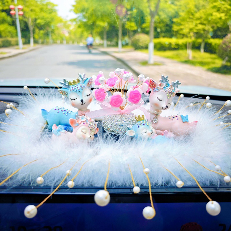 【镶钻鹿汽车用品装饰品摆件车载内饰香水女士车上女神款新款韩版