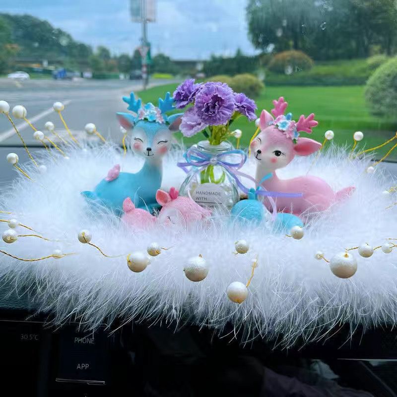 高档一路平安鹿创意网红车内饰品摆件汽车香水车载装饰可爱女