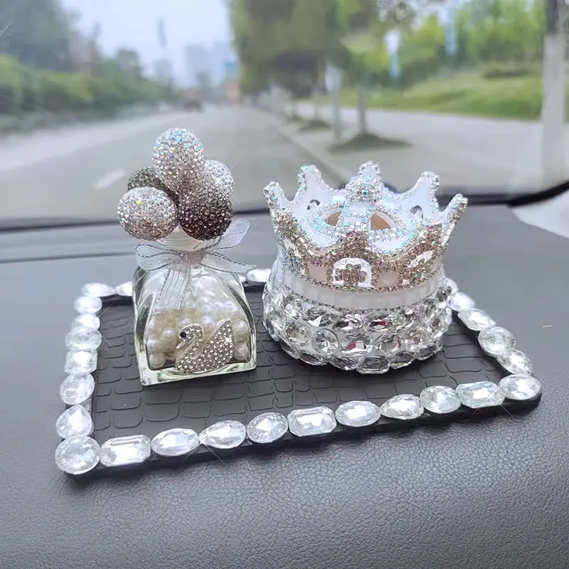 2024新款汽车摆件高级车载