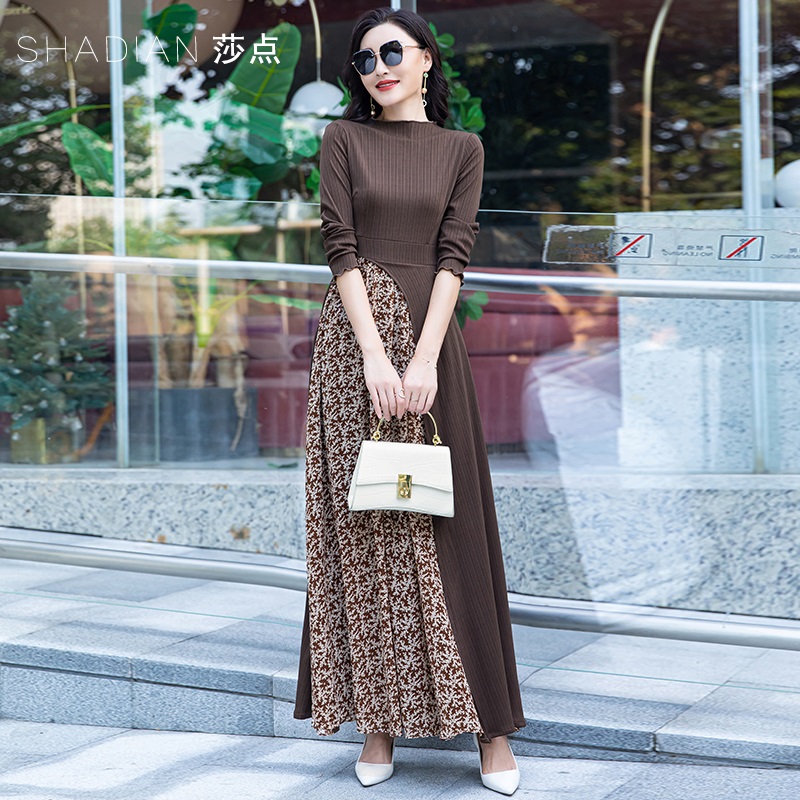 2026春秋针织连衣裙女长款高领长袖撞色针织裙大摆裙显瘦气质长裙