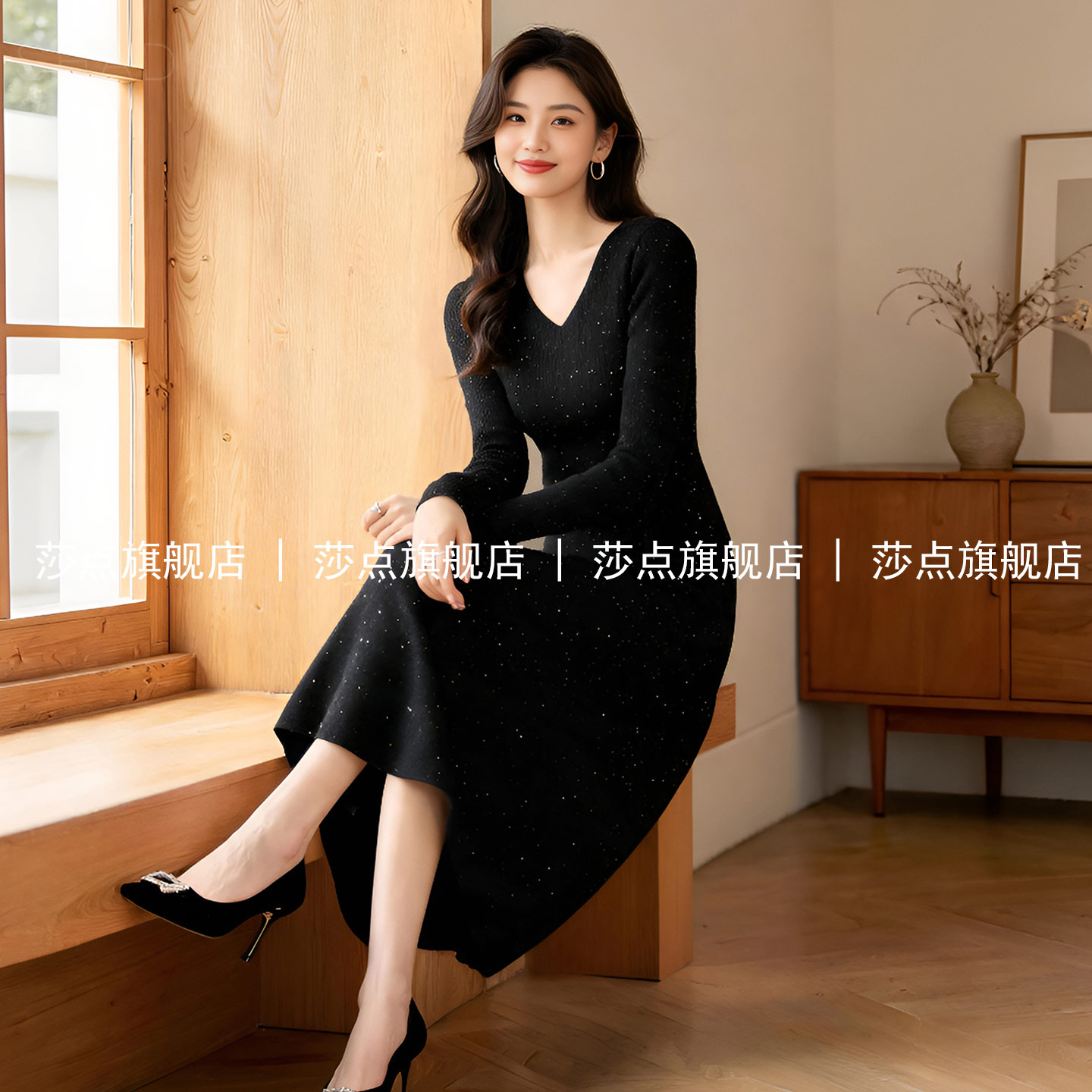 V领长袖黑色连衣裙女秋季