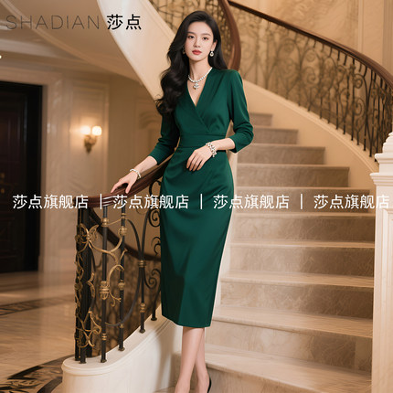绿色宴会V领连衣裙女2026春秋新款长袖收腰气质优雅长裙高级感