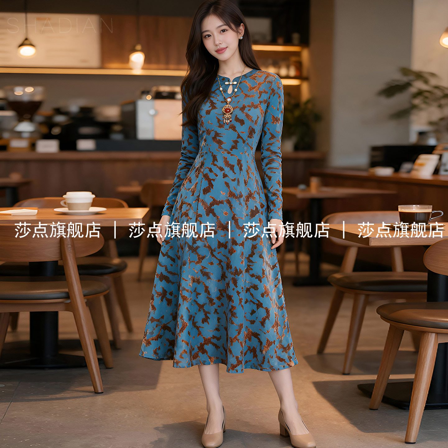蓝色长袖碎花连衣裙女春秋