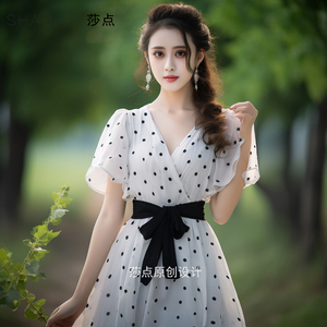 小香风连衣裙新款收腰显瘦波点大摆裙名媛气质度假长裙海边沙滩裙