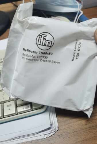 包邮【原装实拍】IFM TS80x80 E20739传感器反光板现货