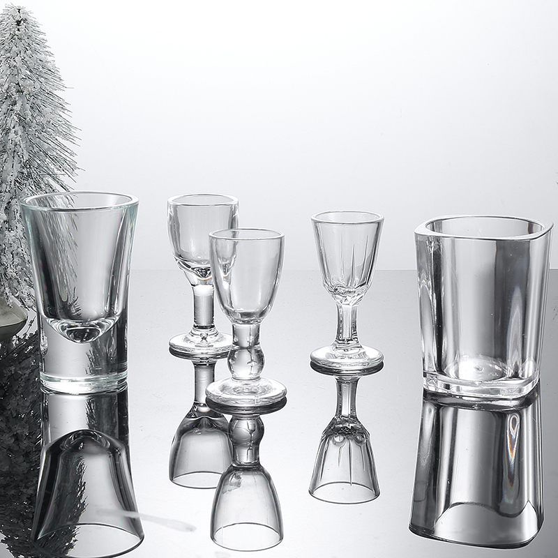 PC亚克力高脚小酒杯塑料食品级日式透明一口杯烈酒白兰地酒杯