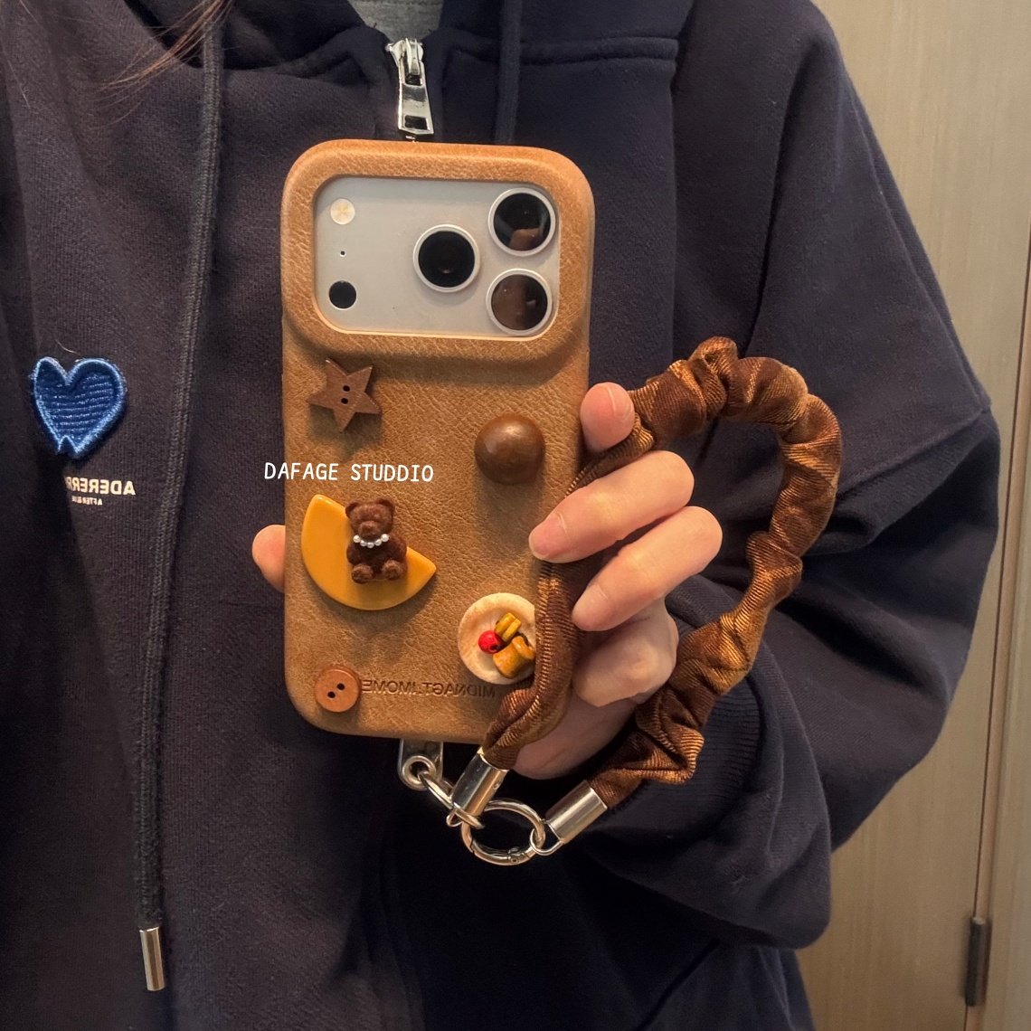 ins复古可爱小熊钮扣链条适用苹果14Promax手机壳16女16pro苹果17promax韩15苹果17,3C数码配件,手机保护套/壳,淘宝优惠券,粉丝福利购,淘宝优惠卷