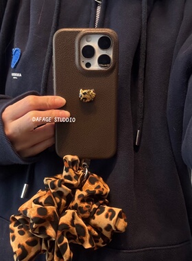 豹纹腕带猫咪链条适用苹果14Promax手机壳17女16pro苹果17promax韩15\13