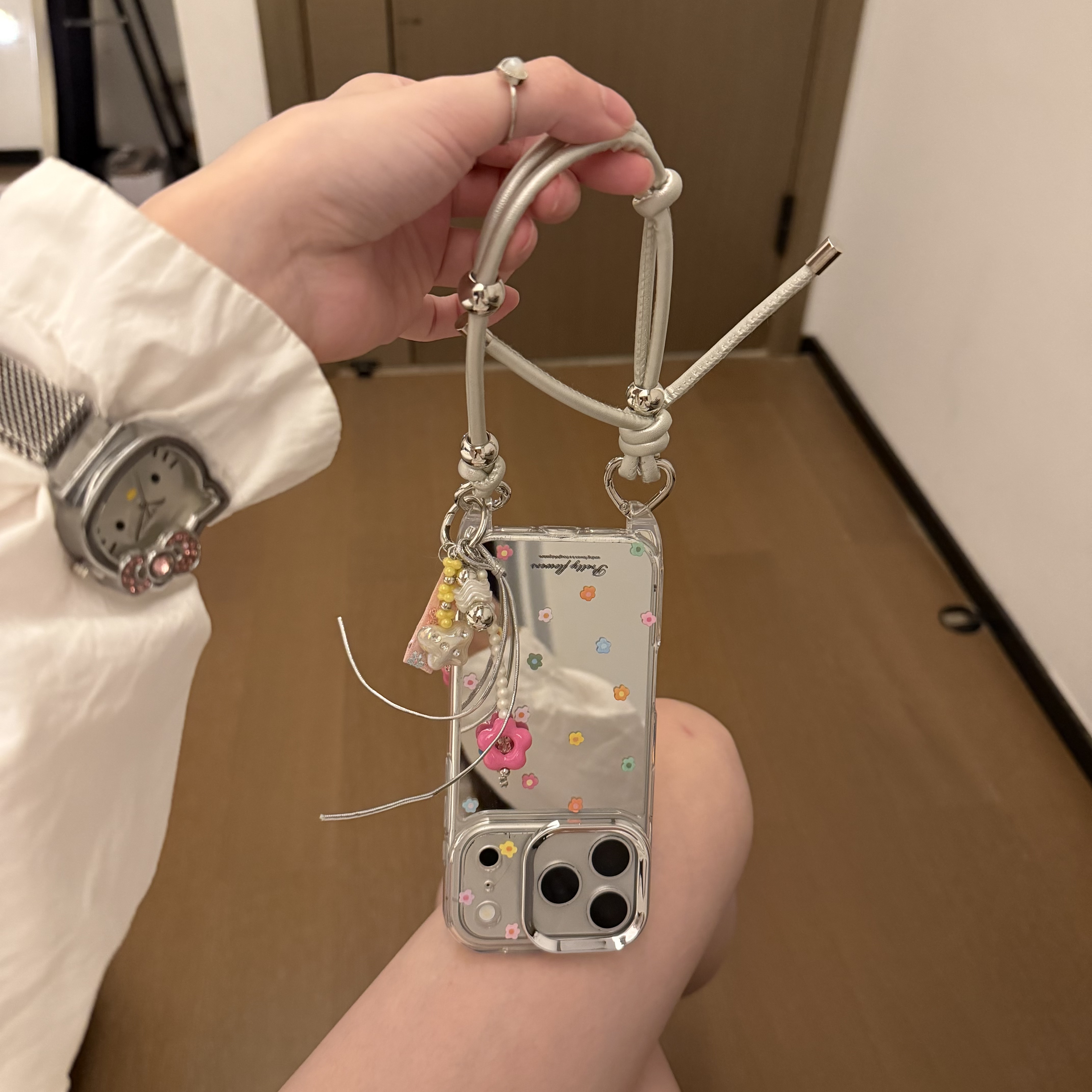 韩系ins满屏碎花镜面气质银花朵手提适用苹果15Promax手机壳16女16pro苹果17promax韩15苹果17Pro