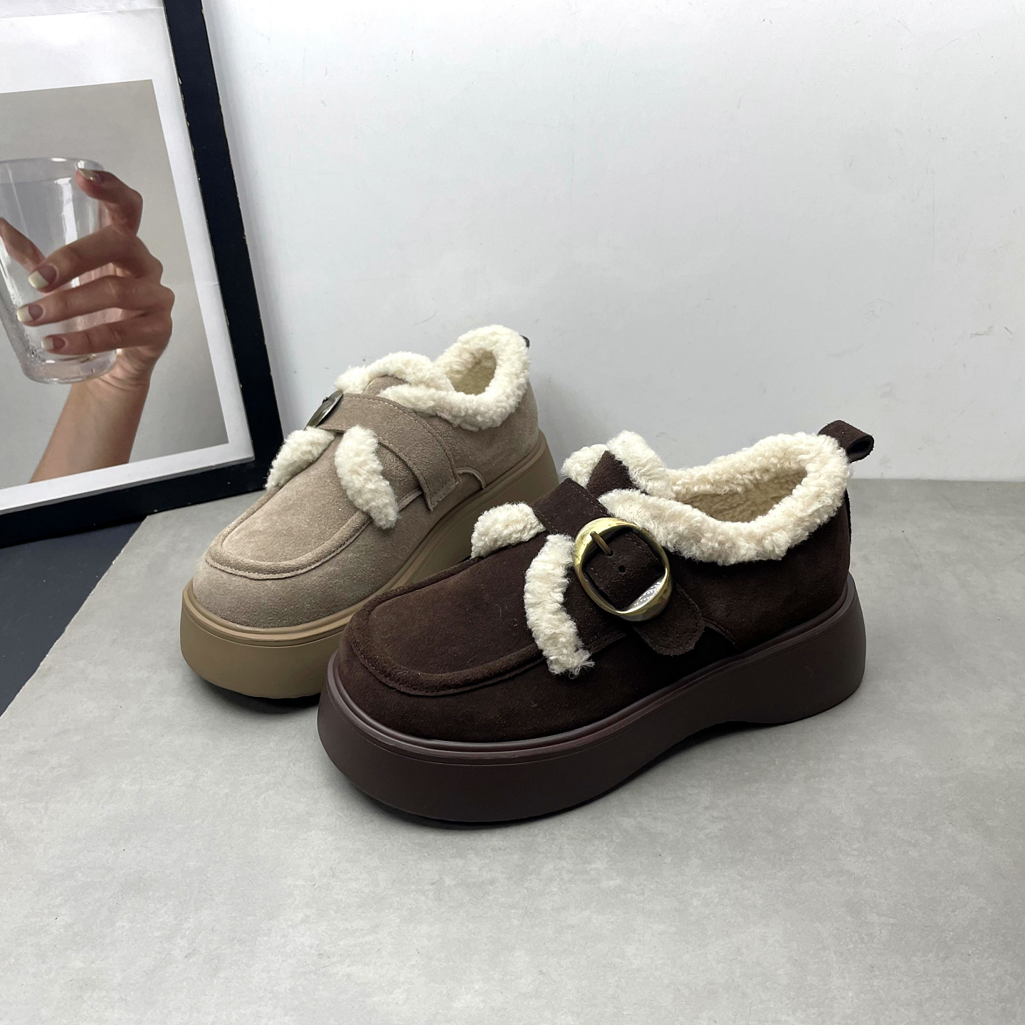 工厂断码女鞋2025冬季新款磨砂牛皮加绒保暖厚底勃肯鞋复古女棉鞋