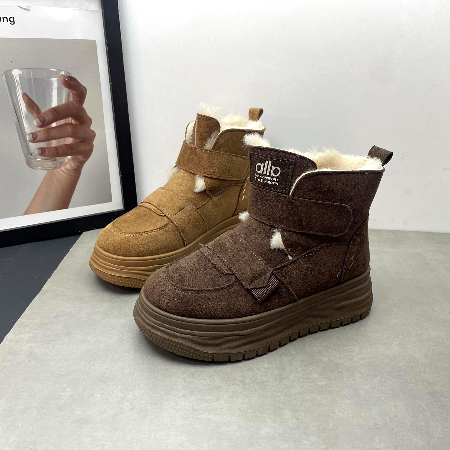 2025冬季新款松糕厚底加绒保暖雪地靴魔术贴保暖户外靴短筒女棉靴