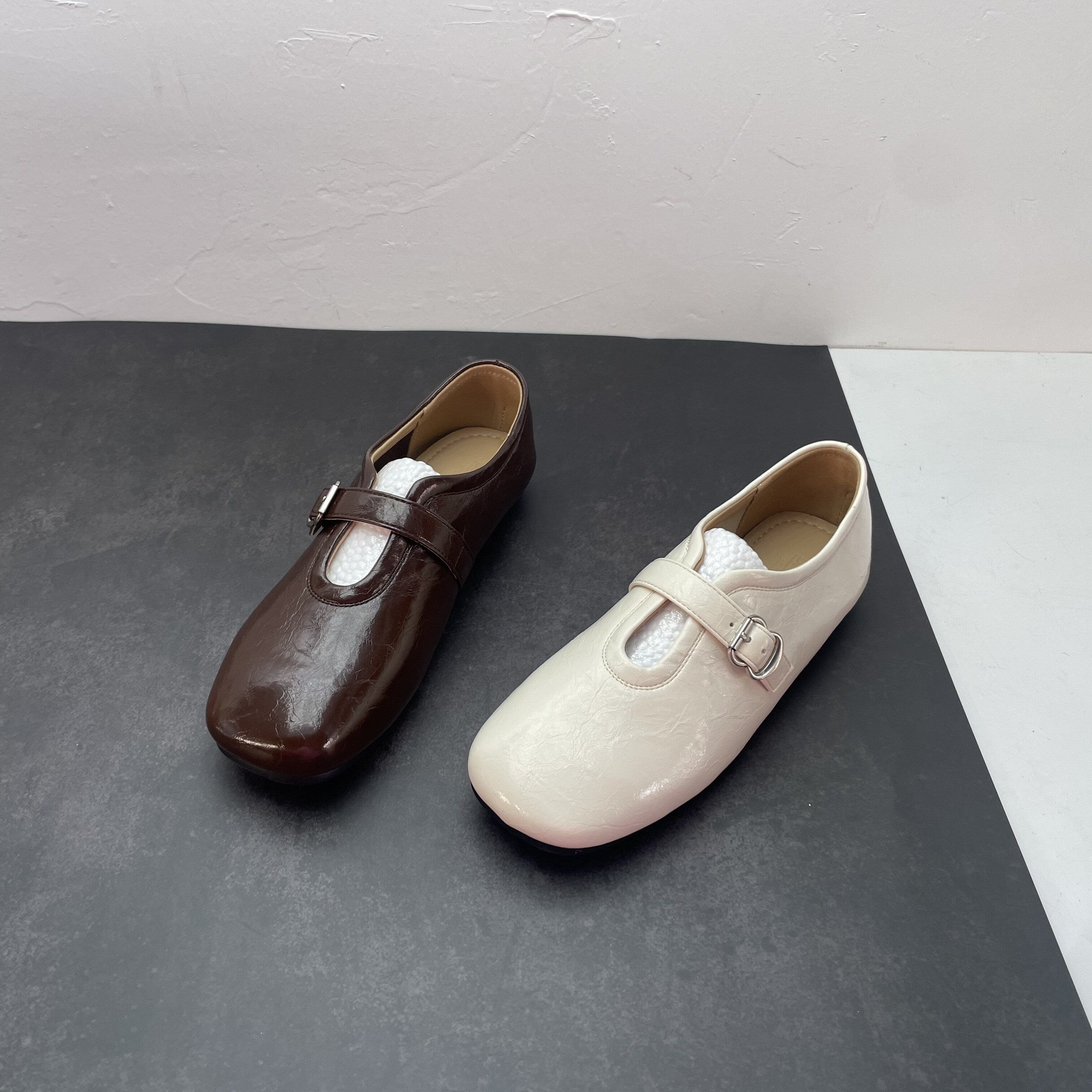 英伦复古风方头玛丽珍鞋女2026春季新款平底皮带扣乐福鞋女士单鞋