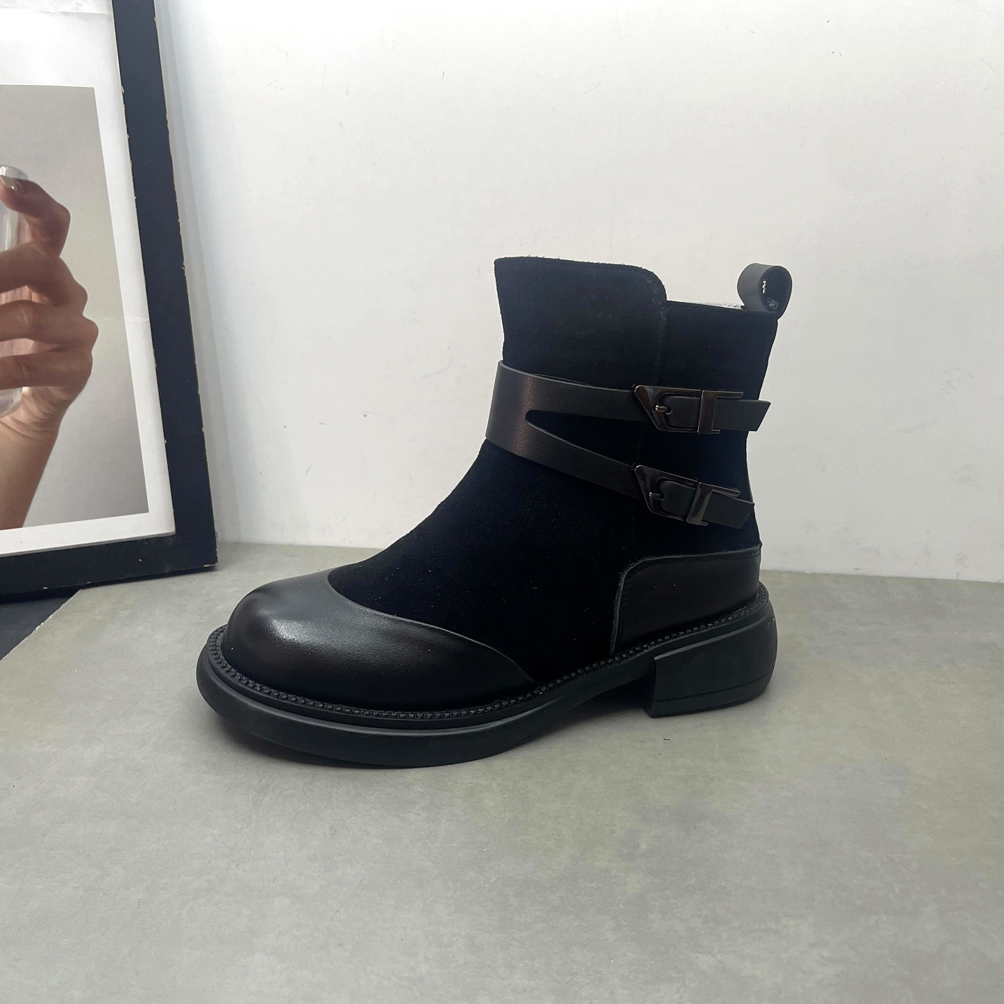 工厂处理真皮女鞋2025冬季新款牛皮复古马丁靴加绒保暖短筒女棉靴