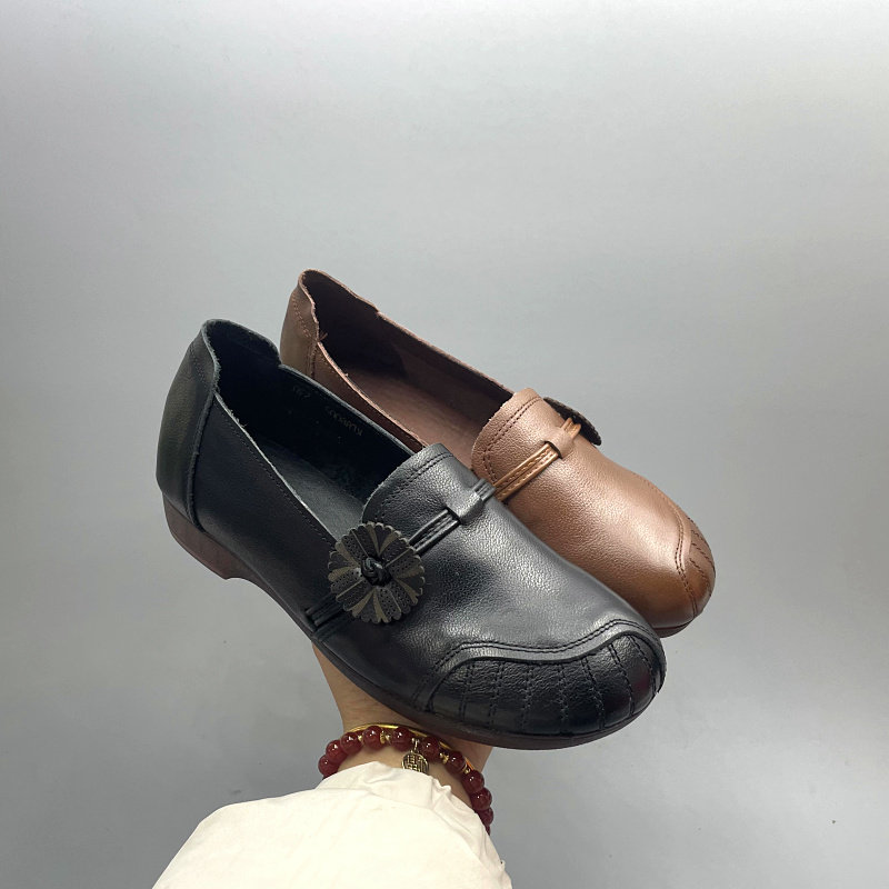 断码清仓处理牛皮套脚软底舒适百搭平底防滑妈妈鞋女单鞋休闲皮鞋