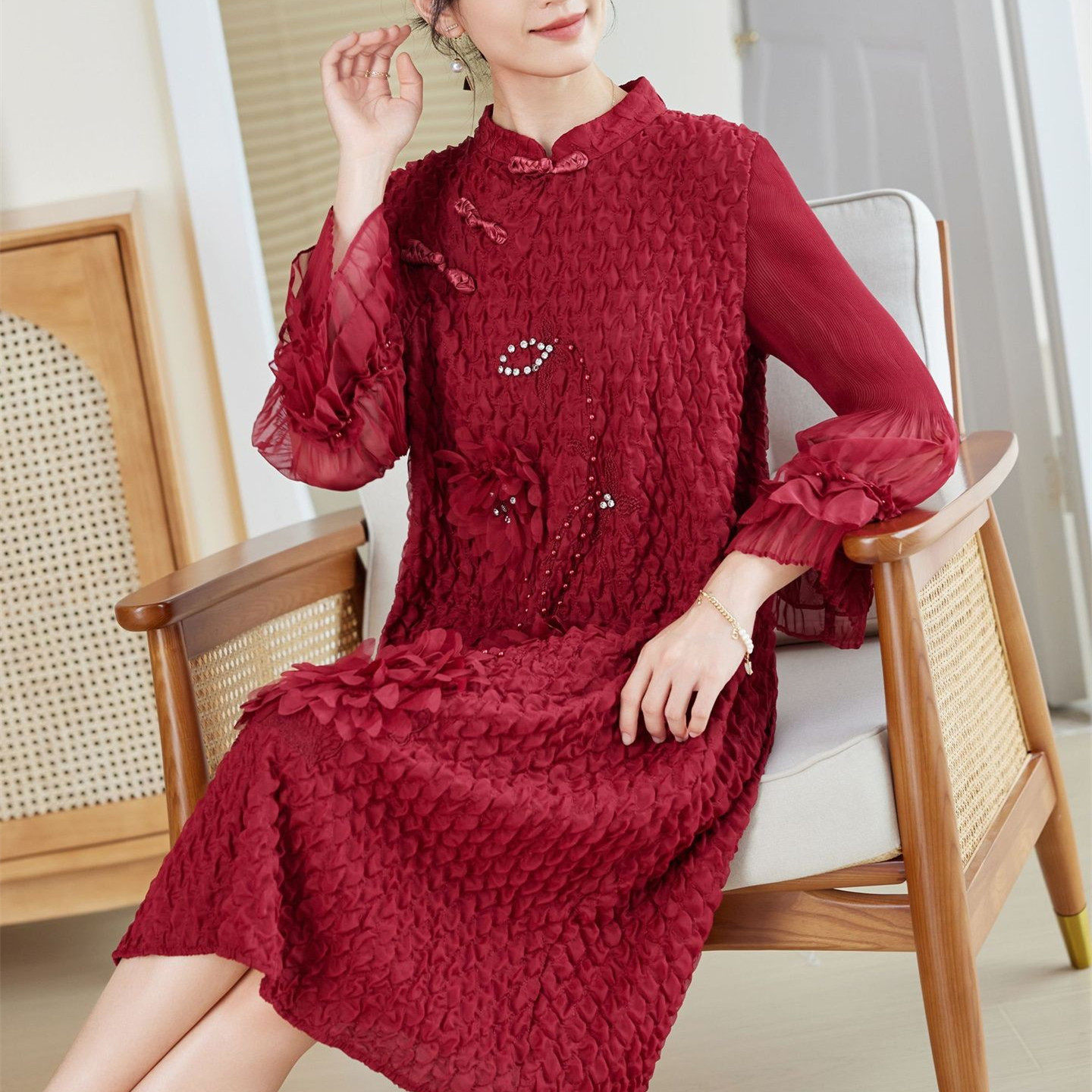 褶皱连衣裙秋冬新款妈妈装
