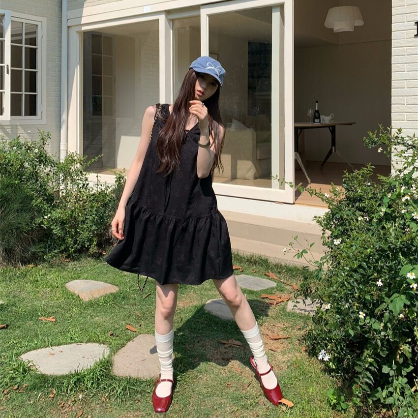 实拍 韩国设计感压花V领叠穿连衣裙女2025夏季宽松显瘦无袖背心裙