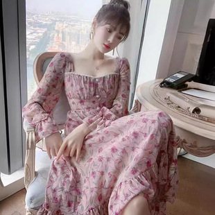 春秋冬新款女搭配微胖少妇设计感轻奢长裙子女神范显瘦碎花连衣裙
