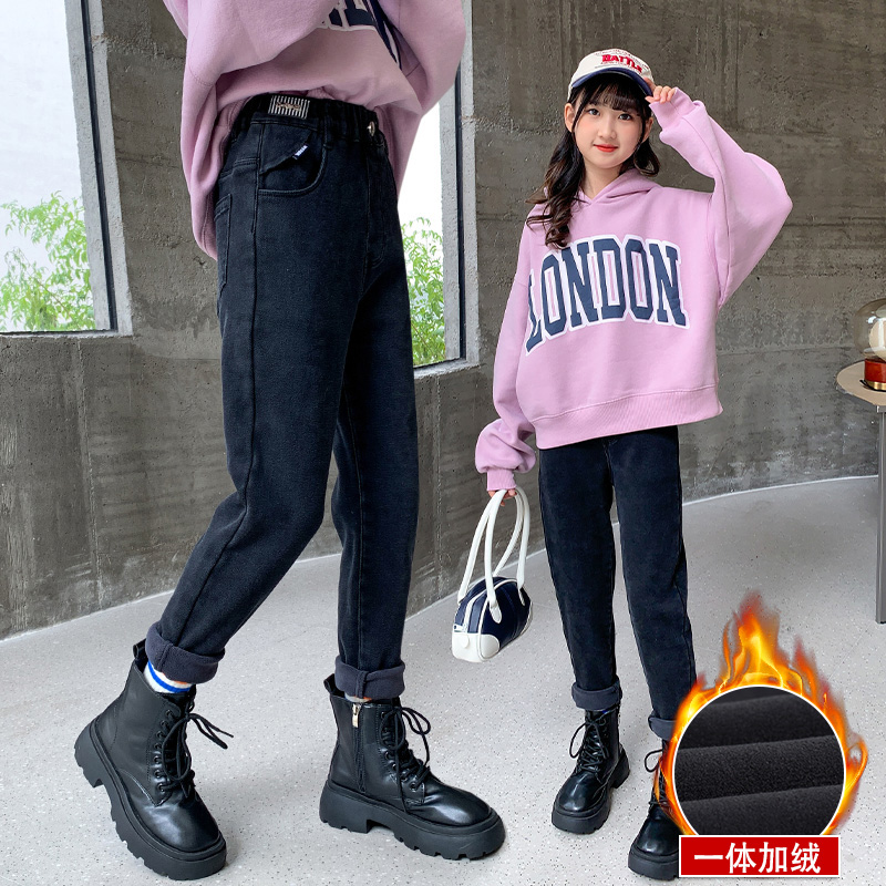 女童一体加绒加厚牛仔裤冬季款2025新款中大童黑色外穿小脚休闲裤