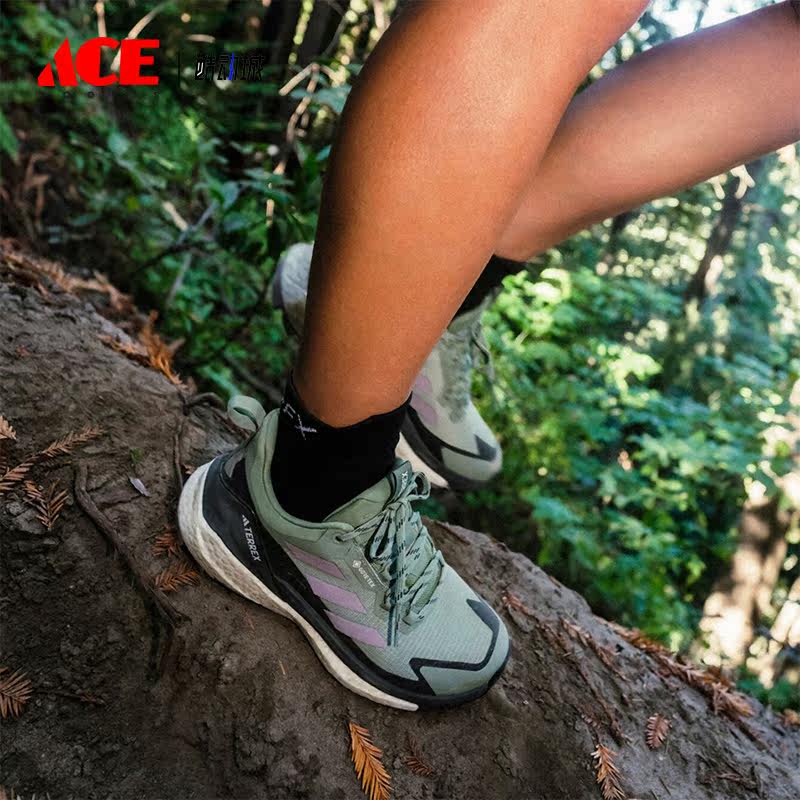 Adidas/阿迪达斯正品新款女士户外耐磨透气运动登山鞋IE5100