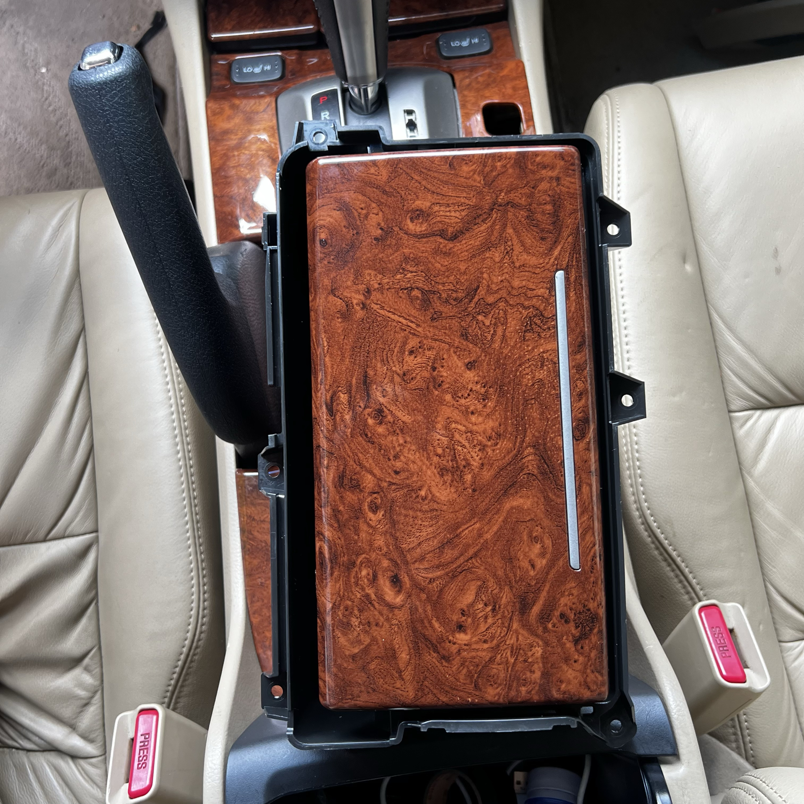 八代雅阁中央通道桃木盖板点烟器烟灰缸饰板水杯支架储物盒总成