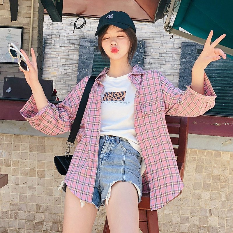 2020春秋季新款超薄粉格子衬衫女装韩版宽松学生休闲复古长袖寸衣