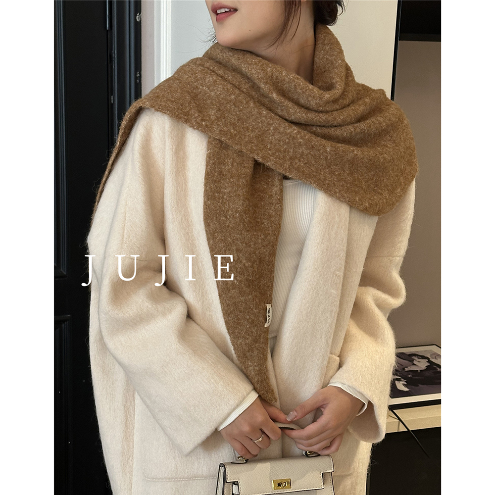 秋冬季高级感围巾披肩气质外搭美拉德风百搭大三角巾保暖纯色围脖