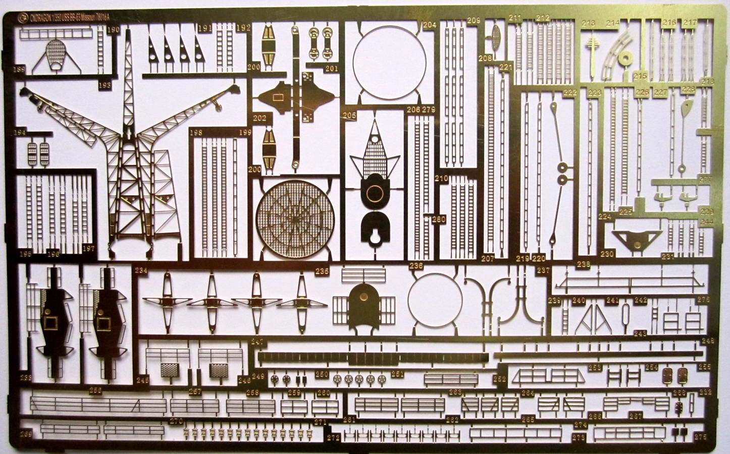田宫小号手密苏里战舰模型蚀刻片