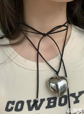 银色爱心项链毛衣链秋冬女轻奢小众锁骨链配饰高级感网红爆款吊坠